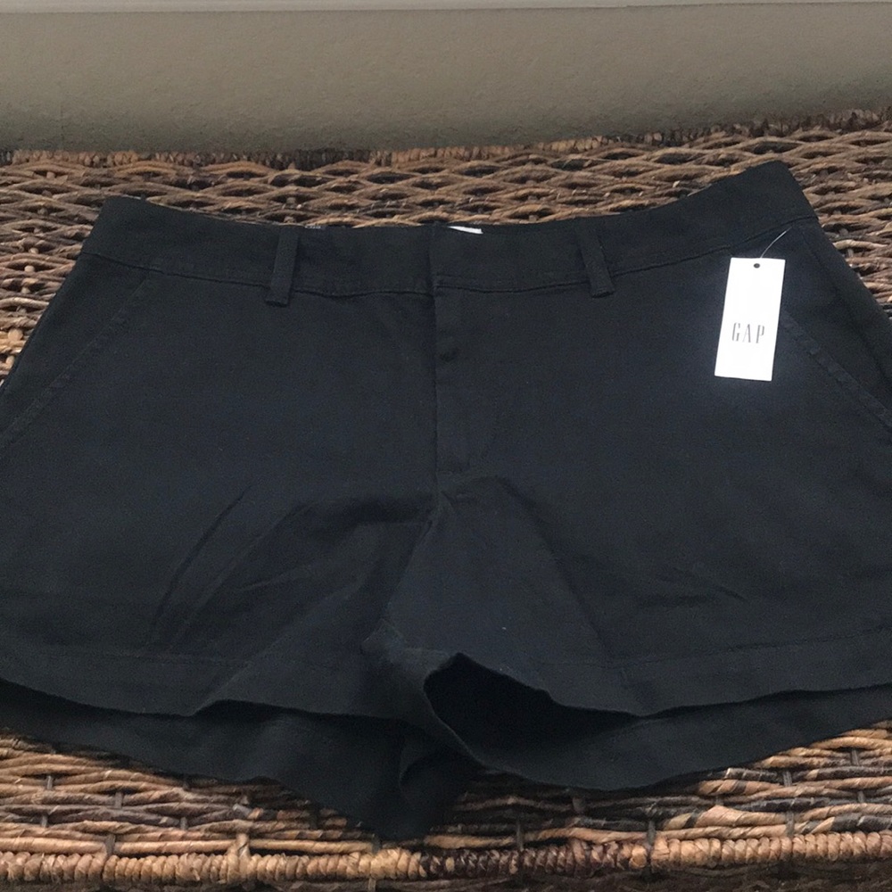 NWT Gap Black shorts